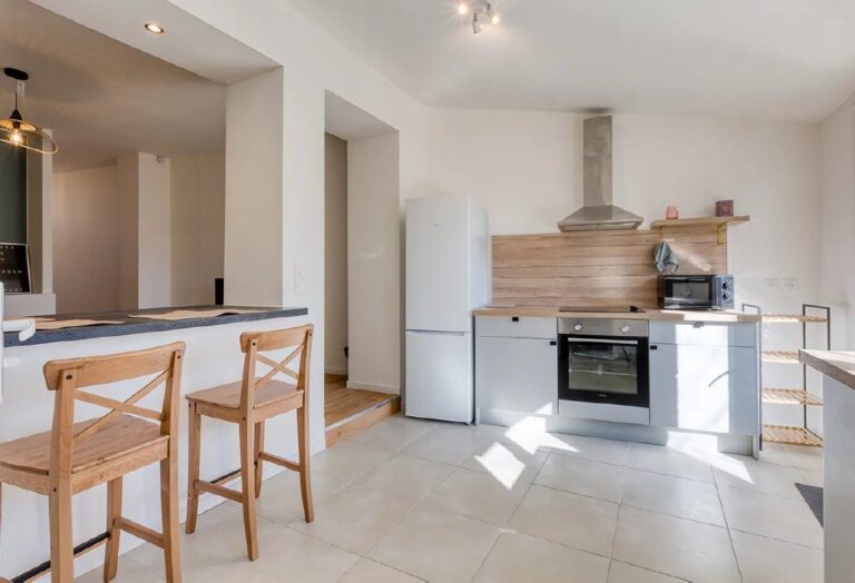 59300 Valenciennes
