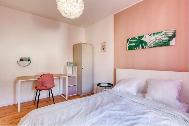 59300 Valenciennes