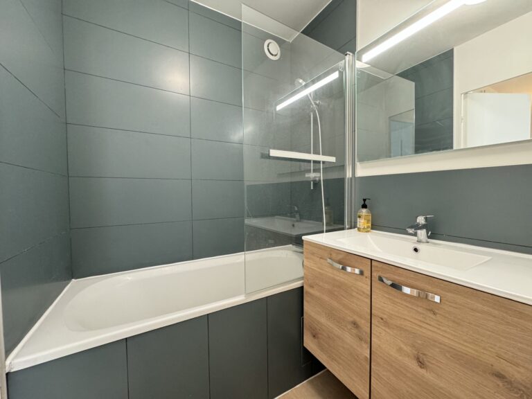 Appartement 5 pièces meublé - LA2456 - Rue de l’Union Foncière